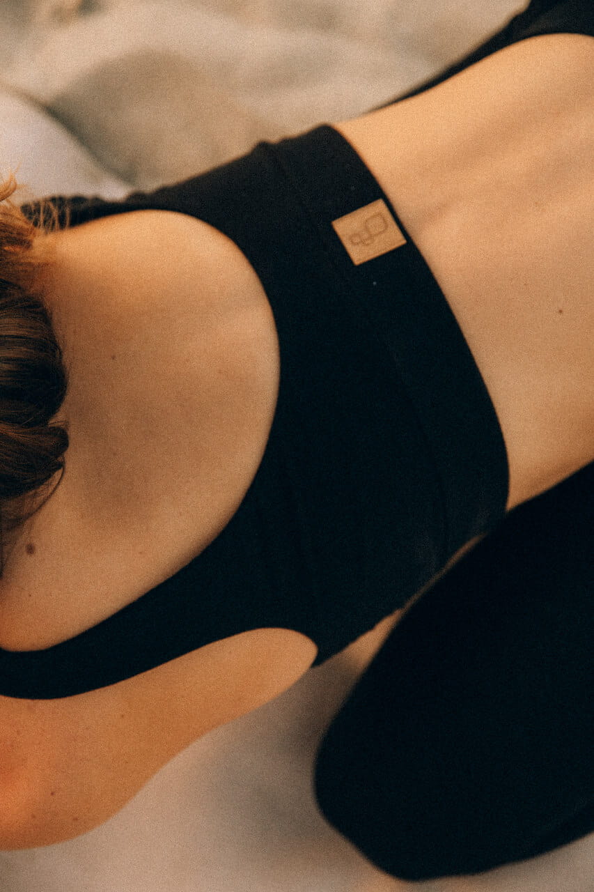 stanik sportowy VIBES z bawełny organicznej / black